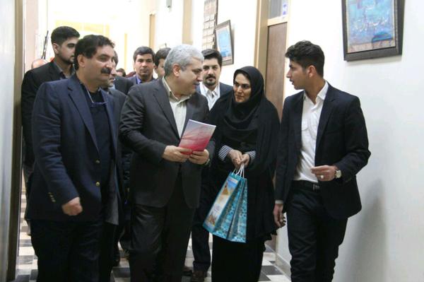 اهدای کتاب 